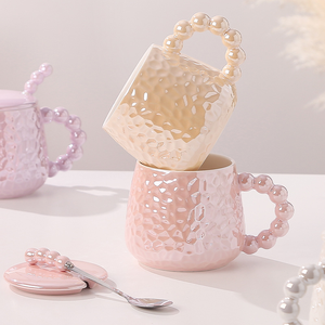 Mug en céramique personnalisable avec poignée en perle et couvercle, motif de dessin animé, capacité de 430 ml, passe au lave-vaisselle et au micro-ondes, tasse à café pour fête - Product Image 4