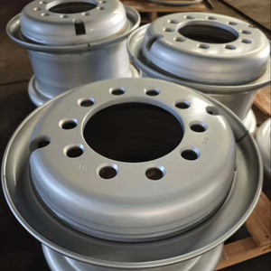 Cache-roue en aluminium sur mesure 225 x 9 / 225 x 8.25 pour camions 11R22.5, argenté, neuf, garantie 5 ans, élégant - Product Image 1