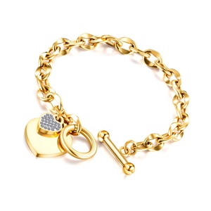 Pulsera de Acero Inoxidable 316L con Corazón de Circonita Chapada en Oro de 18k para Mujer - Product Image 4