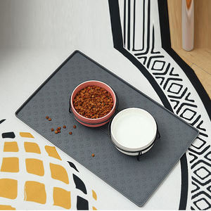 Benutzer definierte große Pfoten form Silikon Pet Feeder <span class=keywords><strong>Mat</strong></span> Rutsch feste wasserdichte Hunde matte für Bodenschutz Pet Mats & Pads - Product Image 2