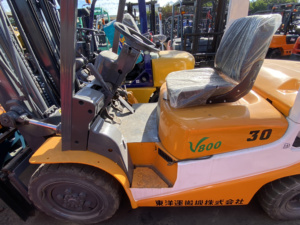 Chariot élévateur à fourche d'origine japonaise TCM 3 tonnes FD30, diesel, robuste, type contrepoids, avec mât de 3000 mm, à vendre - Product Image 4