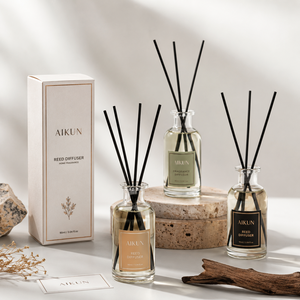 น้ำหอมปรับอากาศแบบกระจายกลิ่น AIKUN สำหรับใช้ในบ้าน  บรรจุในขวดแก้วใสทรงกลมแบบใช้ซ้ำได้ พร้อมก้านไฟเบอร์ สำหรับห้องพักในรีสอร์ท - Product Image 1