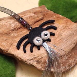Nuevo juguete realista para gatos con forma de araña de ojos grandes, con borlas, campana y sonido, de fieltro, no daña los dientes, perfecto para gatitos. - Product Image 3
