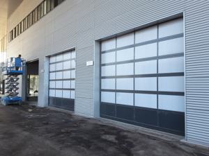 Design moderne Automatique Sectionnel en aluminium <span class=keywords><strong>d</strong></span>époli Porte <span class=keywords><strong>de</strong></span> <span class=keywords><strong>garage</strong></span> en verre trempé résidentiel à <span class=keywords><strong>un</strong></span> <span class=keywords><strong>prix</strong></span> pour les villas - Product Image 6