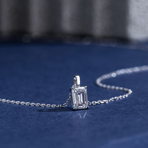 Listo para enviar MSN-953 Collar de diamantes cultivados en laboratorio para mujer, con forma de esmeralda de 1 quilate, en oro blanco de 9 quilates - Product Image 3