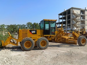 รถเกรดเดอร์ CAT 140K มือสองจากญี่ปุ่น ใช้งานน้อย สีเดิมจากโรงงาน ได้รับการรับรองมาตรฐาน CE จัดส่งตรงจากโรงงาน พร้อมใบมีดครบชุด - Product Image 4