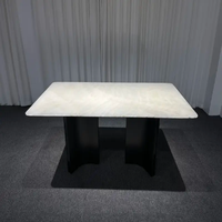 Table à manger rectangulaire en marbre naturel Icy Jade, meubles de salon luxueux et modernes. Table à manger en marbre, table d'appoint en marbre