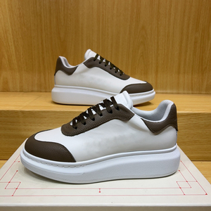 Nuevas zapatillas de moda coreana para parejas, tallas grandes, cómodas, con letras estampadas, diseño de lujo, color blanco. - Product Image 2