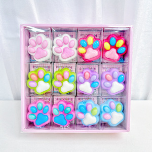 Lote de 24 Llaveros Blandos de Galleta, Juguete Antiestrés de Rebote Lento, Lindos Diseños de Dibujos Animados, Gadget para Aliviar el Estrés, Empaquetado en Caja - Product Image 2