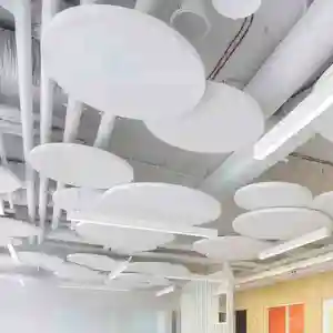 Ofis akustik sistemi için akustik bulut tavan sanatsal döşeme çelik kablo ücretsiz asılı paneller