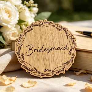 Sous-verre en bois gravé au laser, nom personnalisé, cadeau durable pour mariage, fête prénuptiale, Saint-Valentin - Product Image 1