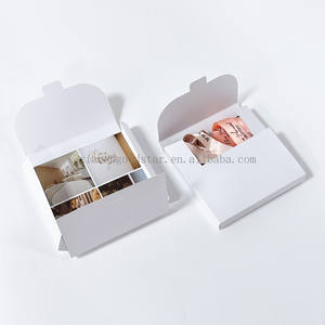 Enveloppe en papier noir avec logo UV spot Bons cadeaux personnalisés et enveloppes - Product Image 2