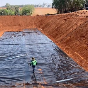 Geomembrana Compuesta <span class=keywords><strong>de</strong></span> HDPE, Revestimientos para Estanques <span class=keywords><strong>de</strong></span> Peces <span class=keywords><strong>de</strong></span> Diseño Industrial, Lona para Estanques y Presas, Protección Anti-UV para Exteriores - Product Image 2