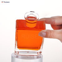 Bouteille en verre d'aromathérapie de spiritueux de parfum carrés de luxe populaire bouteille de diffusion