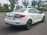 Renault Fluence 2015 2016 2017 BLANCHE, Berline Compacte Essence, Bonne Consommation de Carburant, Sièges Chauffants, Économique