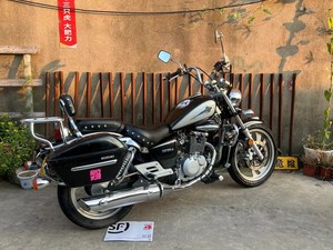 Motocicleta Clásica Retro Suzuki1 Gz150 de KZG Wholesale - Motor Monocilíndrico de 150cc, Estilo Atemporal y Ahorro de Combustible CN/JIA - Product Image 4