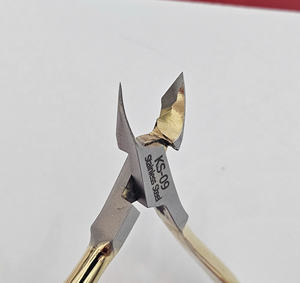 Pince à cuticules en acier inoxydable de haute précision, lame tranchante, outil de coupe des cuticules pour les soins des ongles professionnels - Product Image 5
