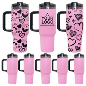 Vaso Personalizado con Grabado Láser, 40 oz, Color Rosa, con Base Plateada Negra, Tapa y Pajita - Product Image 2