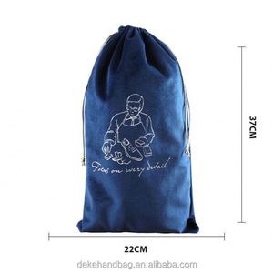 Fabrication de sacs cadeaux en velours avec cordon de serrage, personnalisés avec logo imprimé, pour le rangement des chaussures en cuir - Product Image 2