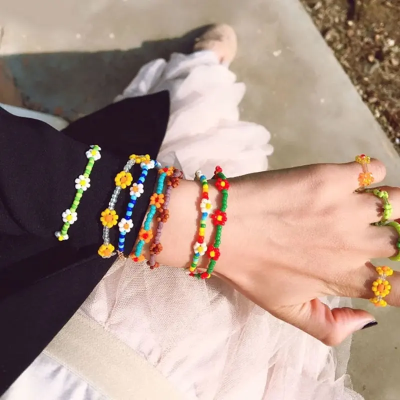 Nouveaux Bracelets coréens à fleurs de marguerite, perles colorées faites à la main, Bracelet élastique, Bracelet à fleurs, bijoux pour femmes, cadeau, 2023
