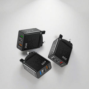 Adaptador de cargador USB de alta potencia PD 65W Super Fast Convertible 15 14 13 12 Pro 25W Teléfono de potencia de salida Uso industrial En caja en el Reino Unido - Product Image 1