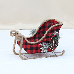 Décorations de Noël en tissu à carreaux rouge et noir pour présentation de fêtes - Product Image 2