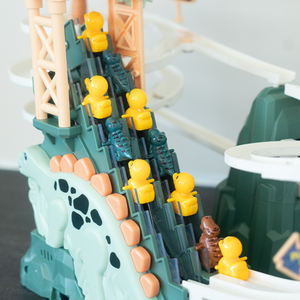 Jouet de <span class=keywords><strong>Train</strong></span> électrique FiveStar pour enfants Playhouse pour enfants avec dinosaure montagne route piste voiture parking dinosaure piste jouets - Product Image 3