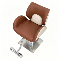 Chaise de coiffeur marron chocolat avec coussin crème, base carrée, élévateur hydraulique pour la coupe de cheveux