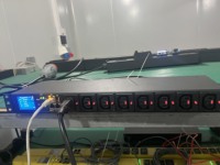 PDU Rak 19" dengan Outlet C13/C19/Schuko/NEMA, Pemantauan IP Cerdas, Kontrol Hidup/Mati Individual, Layar LCD, Elektromagnetik