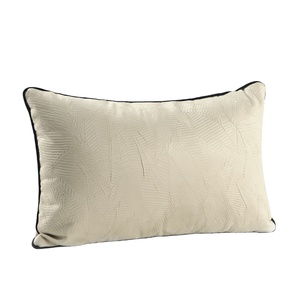 60*40cm <span class=keywords><strong>Beige</strong></span> Plante Feuille Chaude En Relief Décor À La Maison Oreillers avec Passepoil <span class=keywords><strong>Noir</strong></span> Polyester <span class=keywords><strong>Housse</strong></span> <span class=keywords><strong>De</strong></span> <span class=keywords><strong>Coussin</strong></span> Personnalisée - Product Image 1