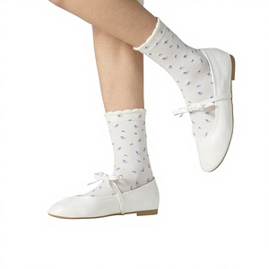 Calcetines de Algodón para Mujer Kikiya, Calcetines Casuales de Punto Transpirable, Grosor Estándar, Diseño Floral Novedoso, Diseño Bonito - Product Image 1