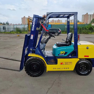 מלגזה משומשת מדגם קומטסו FD30, 3 טון, מנוע, גובה הרמה 3 מטר, משומשת, משנחאי, למכירה - Product Image 1