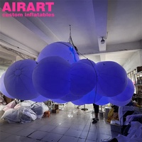 Nuages gonflables illuminés par blanc, décoration de partie accrochant le nuage gonflable