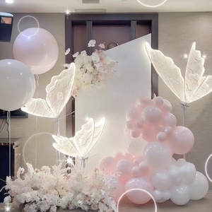 Lámpara de Pie LED de Estilo Nórdico con Forma de Mariposa para Decoración de Escenarios de Boda y Ambiente de Sala de Estar - Product Image 5