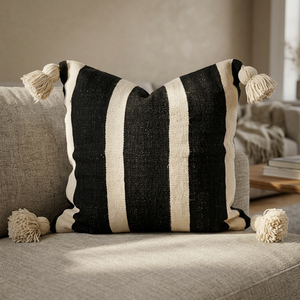 Almohadas de Algodón con Pompones - Product Image 3