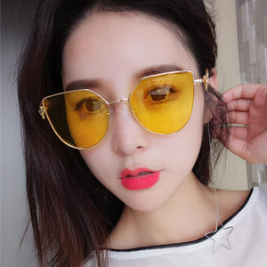 Gafas de sol Ocean Red de metal con cadena y diseño de alas para mujer, protección UV400, montura dorada, lentes AC tipo 3, gafas de sol - Product Image 4