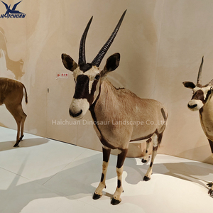 Statua Animatronica di Cervo a Grandezza Naturale di Qualità Museale per Esterni con Costruzione in Silicone e Metallo per Zoo e Parchi - Product Image 2