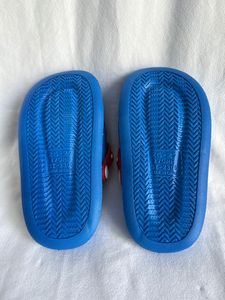 Ciabatte per bambini in PVC blu con suola antiscivolo da 15 mm, scarpe estive a infradito per ragazzi dai 4 ai 6 anni - Product Image 4
