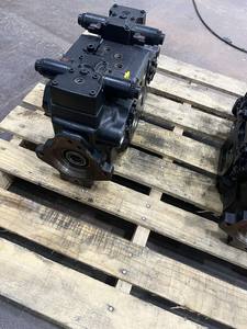 مضخة هيدروليكية ترادفية أصلية جديدة متوفرة في المخزون، موديل 83042297، مجموعة CORES، الكمية <span class=keywords><strong>2</strong></span>، سعر رائع وبيع بالجملة - Product Image 3