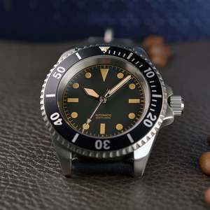 Montre de plongée automatique mécanique NH38 rétro lumineuse en acier inoxydable avec verre saphir 20 ATM, faible MOQ personnalisé, pour homme, en vente - Product Image 3