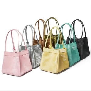 Bolsos de Hombro Tipo Tote de Cuero Genuino de Vaca, Diseño 2026, Lujosos, Vintage, Gran Capacidad, Satinados, para Mujer, Venta al Por Mayor Personalizada - Product Image 1