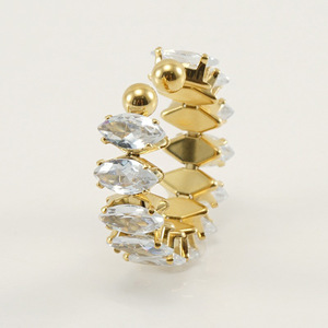 महिलाओं के फैशन के लिए स्टेनलेस स्टील हीरा जड़ित कंगन 18K समायोज्य उद्घाटन ज्यामितीय कंगन और बाली अंगूठी - Product Image 4