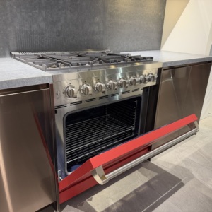 36 pouces. 5,5 Cu. Cuisinière à 6 brûleurs avec four, en acier inoxydable, porte rouge et boutons en alliage de zinc - Product Image 4