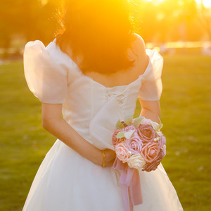 <span class=keywords><strong>Bouquet</strong></span> <span class=keywords><strong>de</strong></span> mariage <span class=keywords><strong>en</strong></span> rose, anneau <span class=keywords><strong>en</strong></span> métal doré, guirlande portable, fleurs artificielles <span class=keywords><strong>de</strong></span> <span class=keywords><strong>mariée</strong></span>, couronne, décoration <span class=keywords><strong>de</strong></span> la maison - Product Image 3