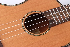 Ukelele acústico bonito profesional Chihiro de 26 pulgadas, ukelele de madera de caoba de cedro de China, para uso en el sector de la automoción, para uso en el hogar - Product Image 4