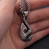 Collier Hei Matau Maui avec pendentif hameçon en acier inoxydable, collier hache Viking Odin pour hommes