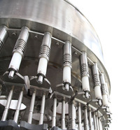 Machines de remplissage de bouteilles d'eau automatiques de haute précision, de qualité supérieure et à prix abordable