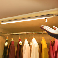 Lampe d'armoire à capteur de balayage à main 12V capteur de corps humain LED bande de lumière dure armoire lampe de balayage à main intelligente lampe de livre de nuit mince