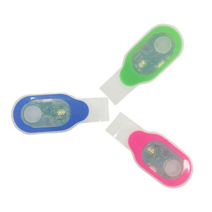 Sécurité nocturne en cours d'exécution soins infirmiers lumière mains libres forte pince magnétique sur les vêtements cyclisme <span class=keywords><strong>marche</strong></span> Sports d'urgence en plein air - Product Image 1