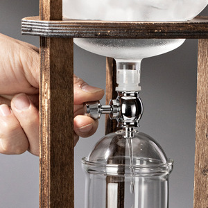 <span class=keywords><strong>Cafetera</strong></span> de Vidrio de Borosilicato de Alta Calidad con Base de <span class=keywords><strong>Madera</strong></span> para Café Frío y Hielo de 800 ml - Product Image 2